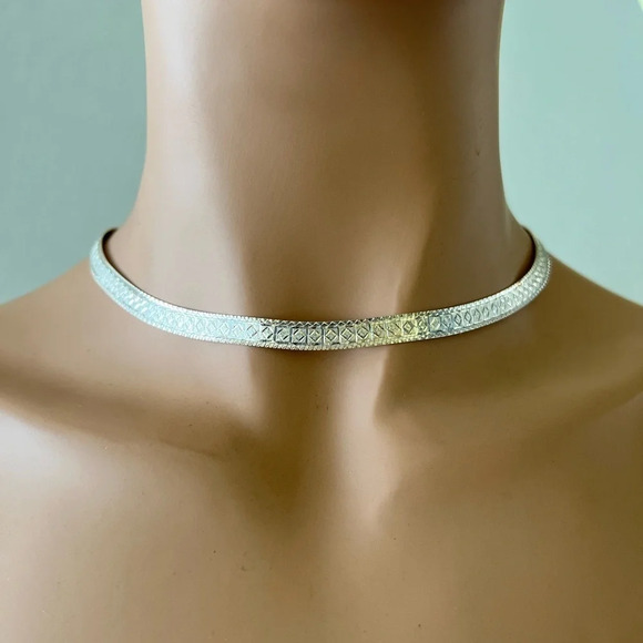 Sterling Silver made in Italy Necklace.  Gorgeous cuts on one smooth on other. - Picture 8 of 15